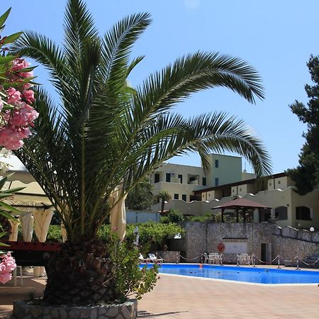Hotel Club Bellavista В'єсте Екстер'єр фото