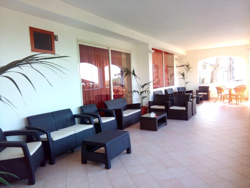 Hotel Club Bellavista В'єсте Екстер'єр фото